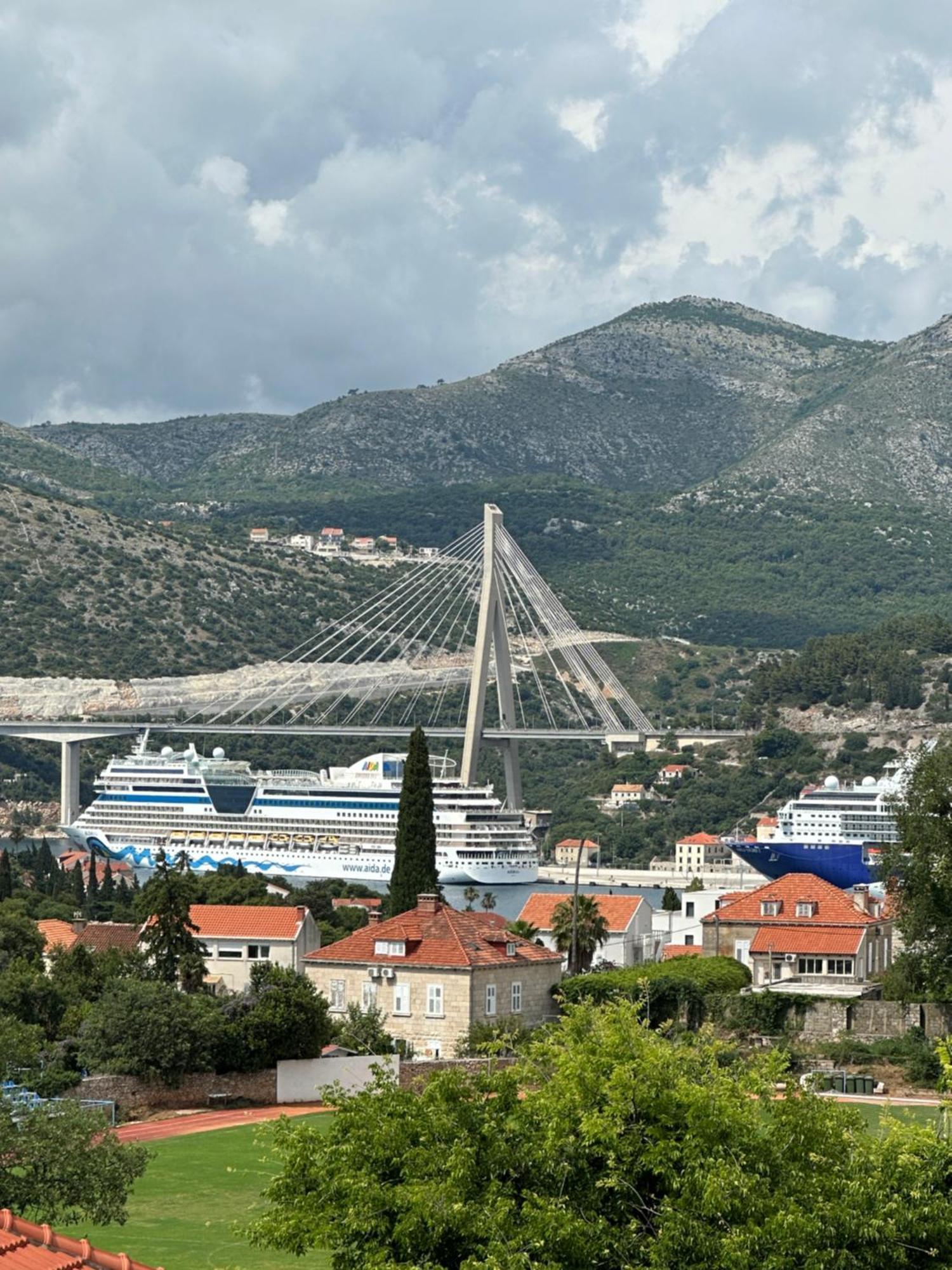 Cruise Ship Bridge View Luka * Ragusa