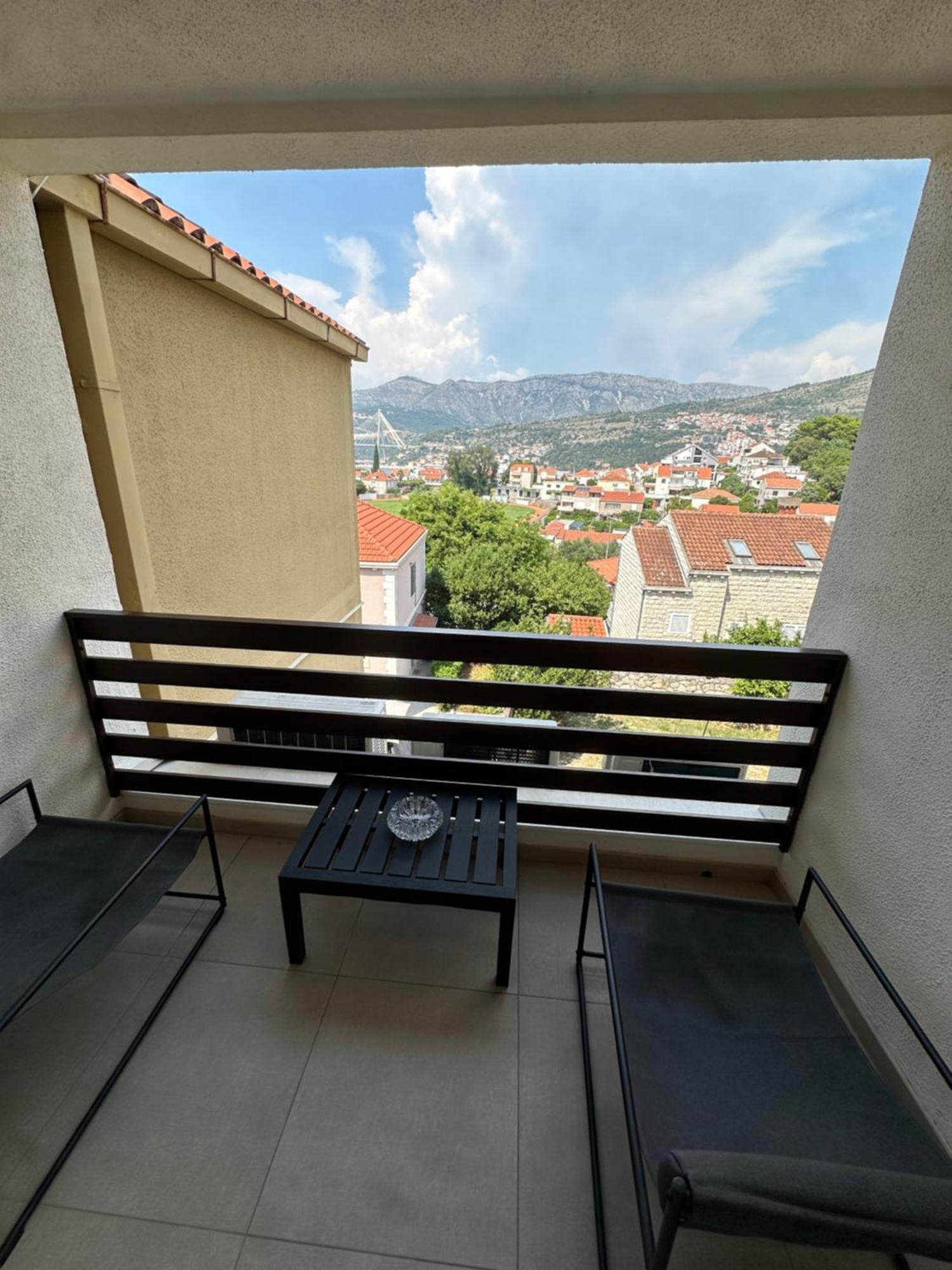 Cruise Ship Bridge View Luka Apartment *